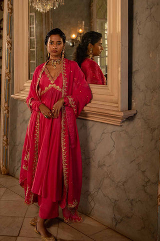 Hina Fuschia Pink V Neck Anarkali Set designed by Paulmi and Harsh. A perfect women clothing for Indian or asian traditional ceremonies, Festivities, wedding, engagement, parties.