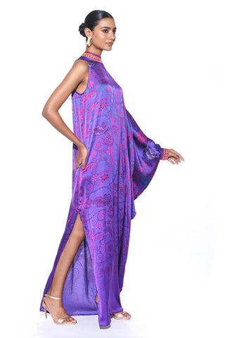 Purple one shoulder dress perfect for elegant evenings and special occasions. Designed with an asymmetrical silhouette, it exudes sophistication and charm, making it ideal for cocktail parties, weddings, or red-carpet events.